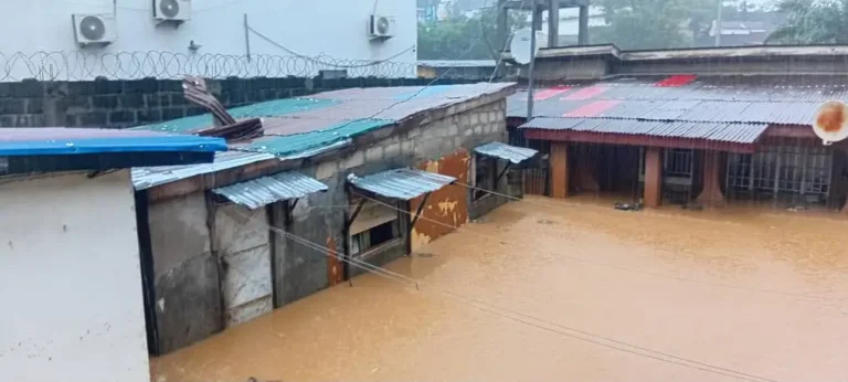 3 dead, hundreds displaced as severe flooding hits Freetown