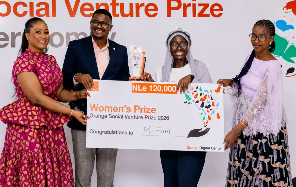 MiFam founder & medical student Fatmata Mariama Koroma (2nd from right) receiving her prize for winning the Women Innovation Award